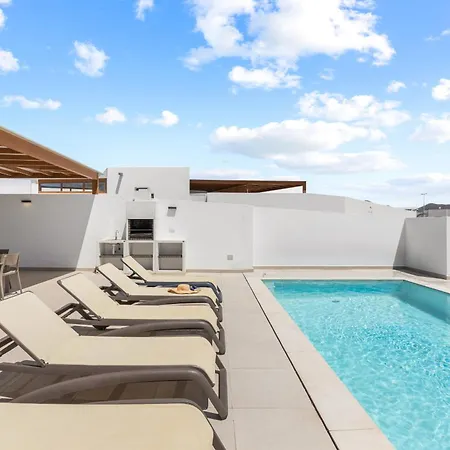 Altos Famara 11a By Escape *