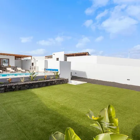 Altos Famara 11a By Escape *